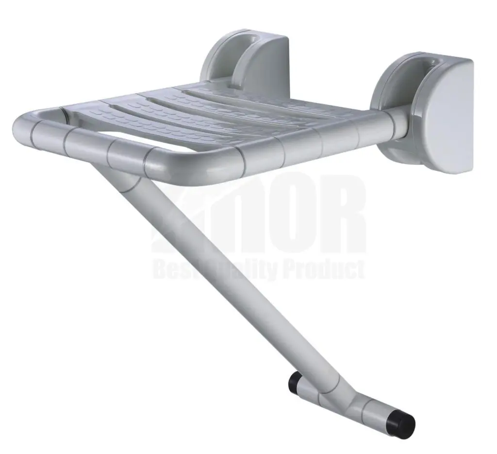 כיסא רחצה מתקפל עם רגלית מתקפלת. אביזר נגישות עמיד וחזק, עם אישור מכון תקנים. עמיד למשקלים כבדים. עשוי מנירוסטה איכותית בגימור לבן.