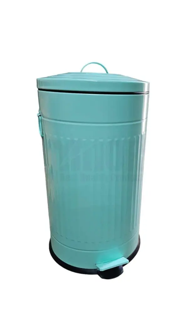 פח אשפה רטרו 40 ליטר בצבע אקווה יפה ואיכותי למטבח