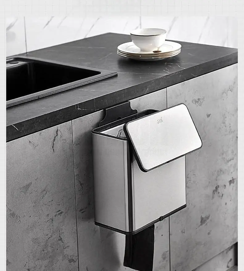 פח אשפה קטן למטבח בגימור ניקל אשפתון